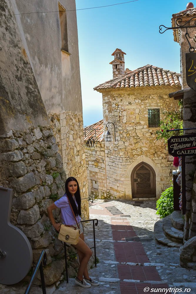 La pas prin Eze Village