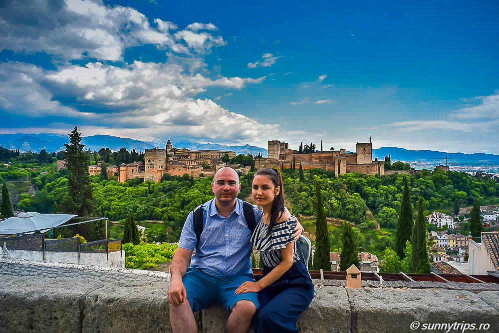Mirador San Nicolas este unul dintre cele mai renumite obiective turistice din Granada.