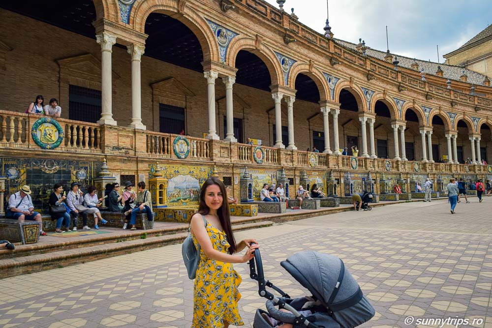 Plaza de Espagna - unul dintre obiectivele turistice din Sevilla care trebuie văzut cu orice preț.