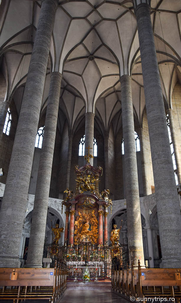 Traseu de 4 ore prin Salzburg: interior biserica franciscana