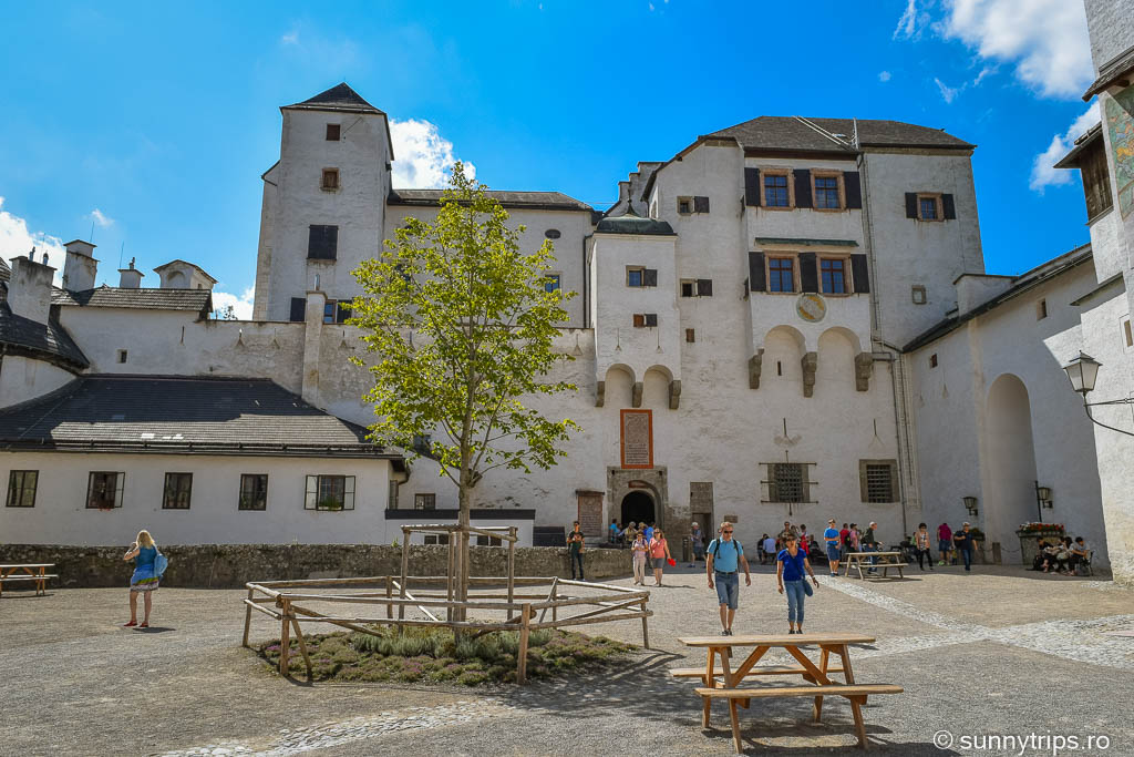 Traseu de 4 ore prin Salzburg: curtea interioarü de la fortareata Hohensalzburg
