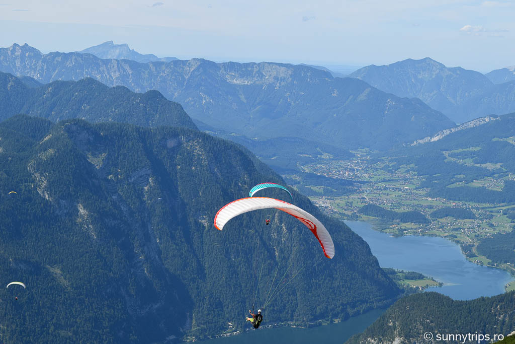 parapanta deasupra lacului Hallstatt