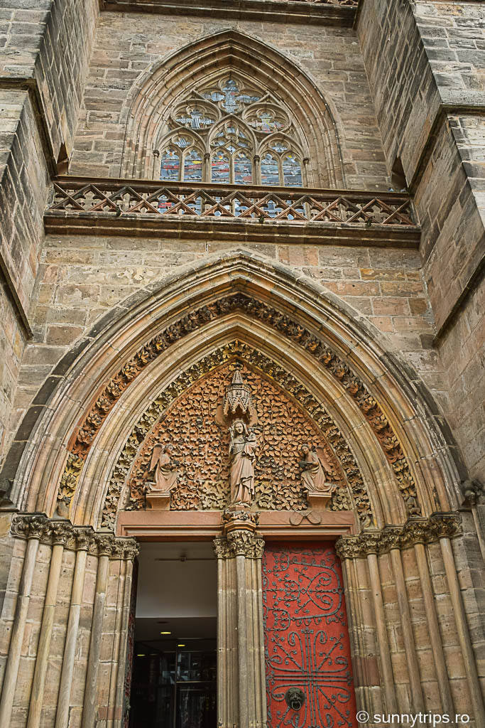 intrarea biserica Sf. Elisabeta din Marburg