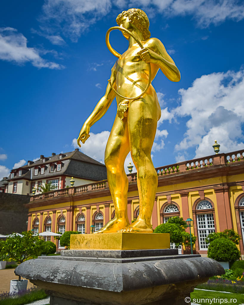 castelul Weilburg: statuie in gradina
