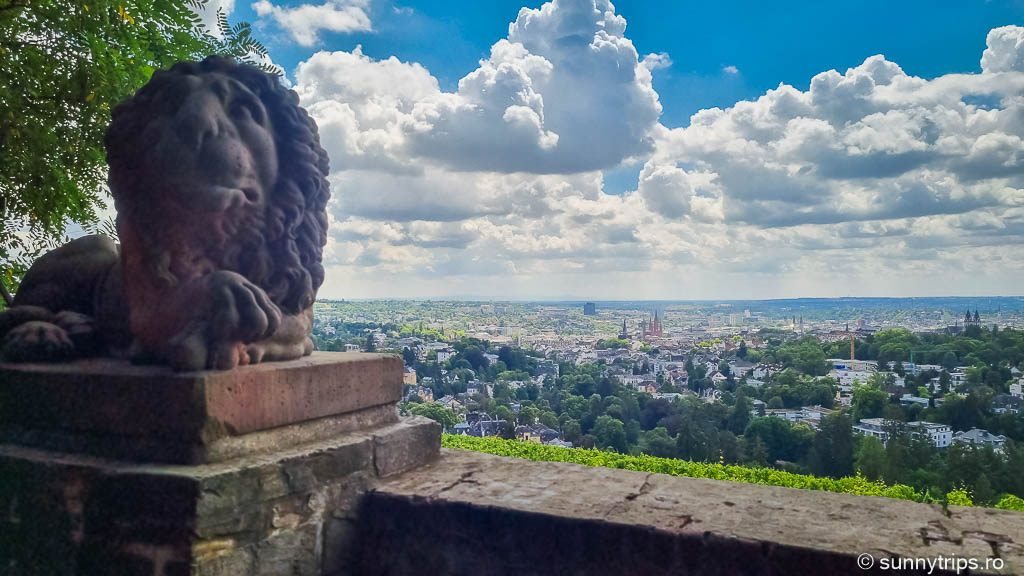 Obiective turistice din Wiesbaden: Terasa Leilor
